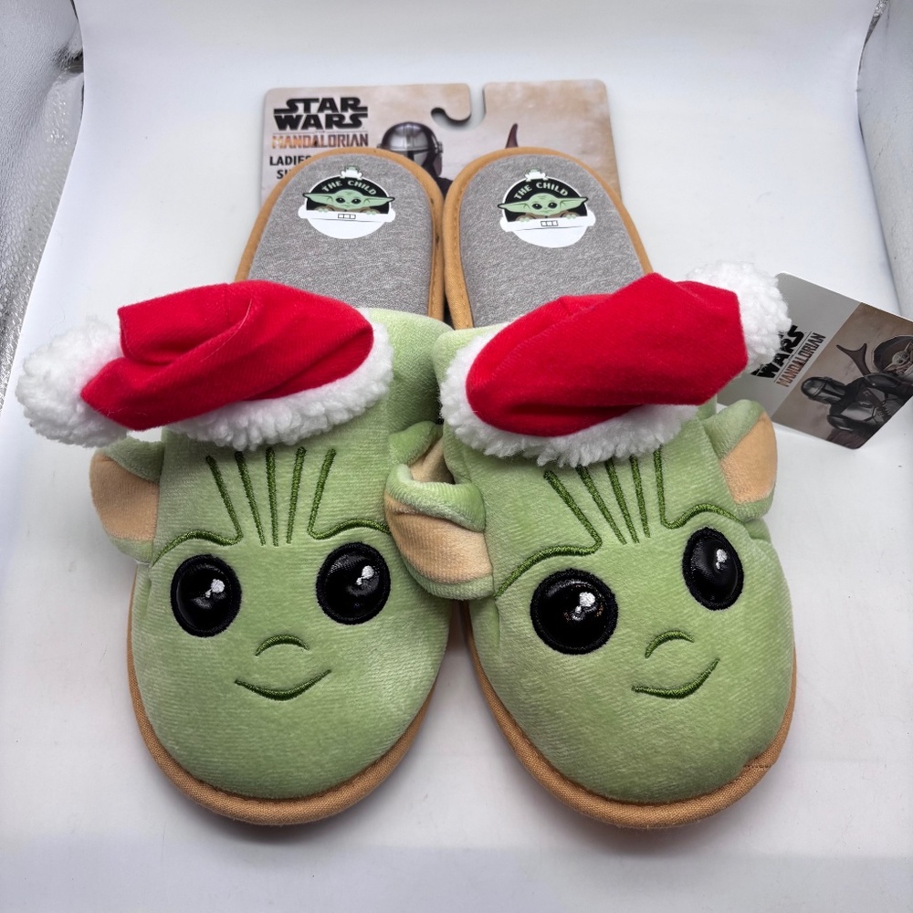 Star Wars Mandalorian Baby Yoda Santa Grogu Women's Slippers Size XL 11-12 New!